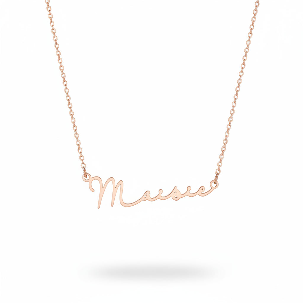 Custom name necklace in 925 silver with electroplated gold or rose gold finish. Adjustable length (21–50cm). The perfect thoughtful gift – order your engraving today. aru collection