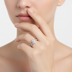 Adjustable cross ring with twisted band design