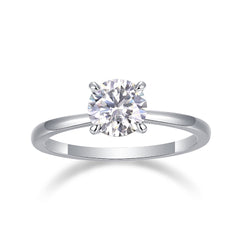 Moissanite solitaire ring in 925 sterling silver, 4-prong setting