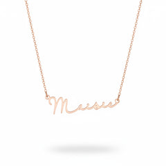 Custom name necklace in 925 silver with electroplated gold or rose gold finish. Adjustable length (21–50cm). The perfect thoughtful gift – order your engraving today. aru collection